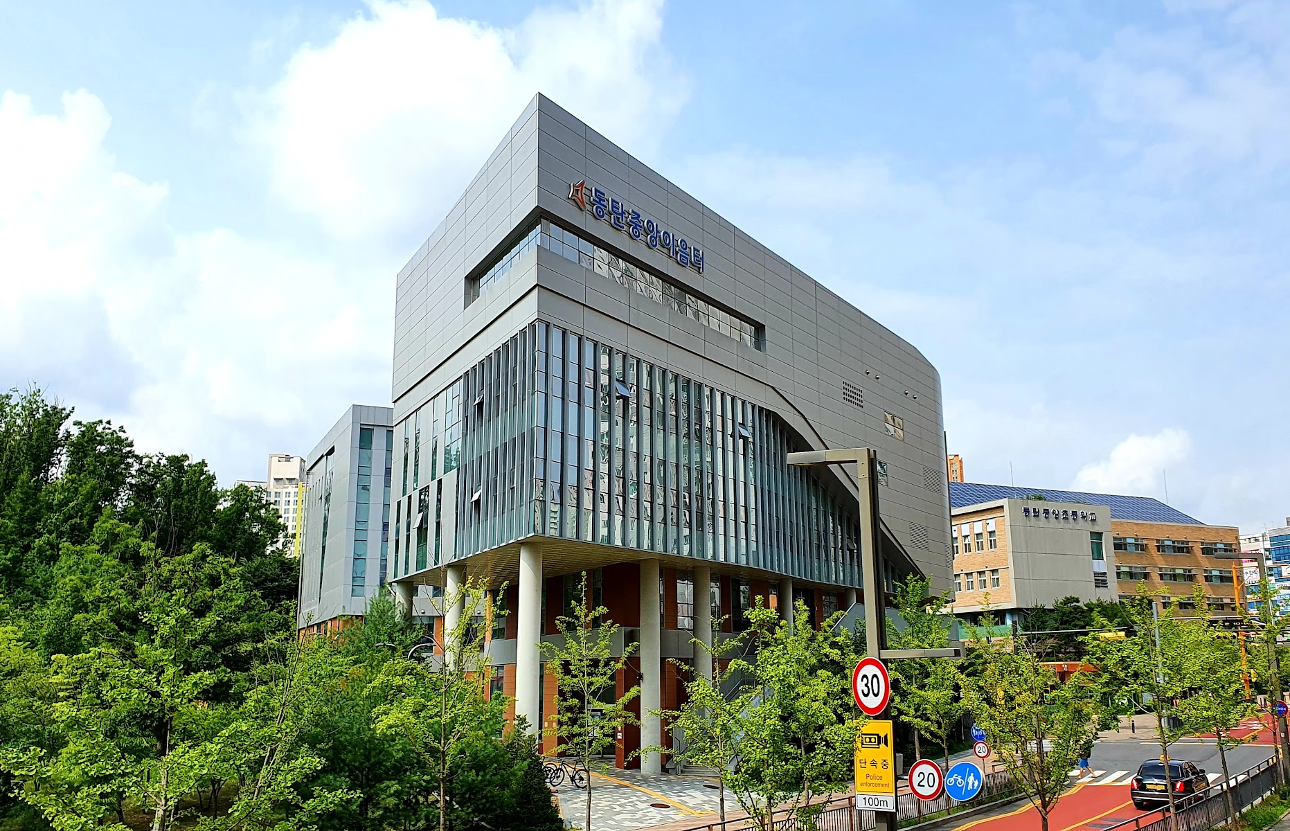 동탄중앙이음터도서관 사진