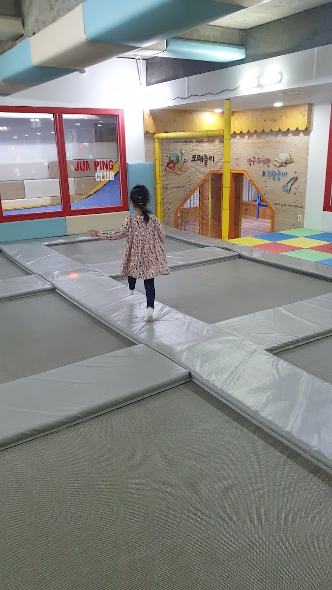 점핑클럽 사진